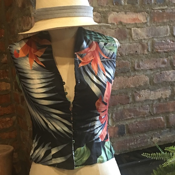 Gorgeous, unique sleeveless top, authentic vintage. Beautiful tropical print. - Picture 1 of 5